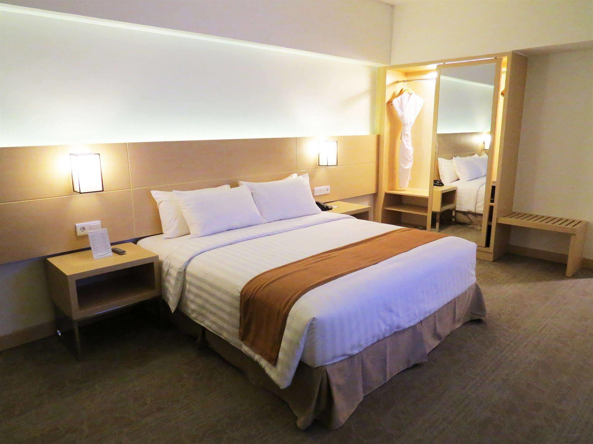 Golden City Hotel And Convention Center - Chse Certified سيمارانغ المظهر الخارجي الصورة