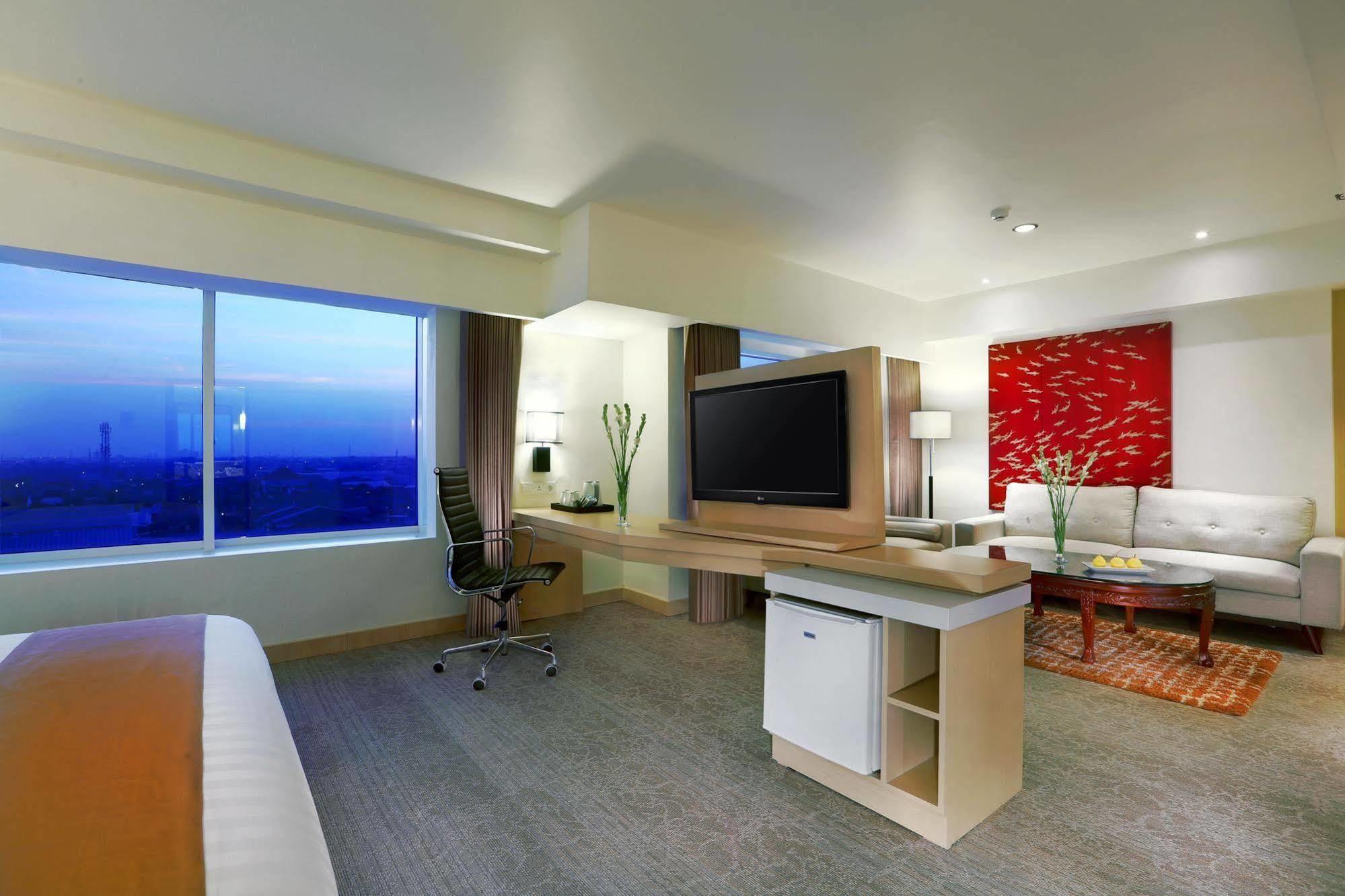Golden City Hotel And Convention Center - Chse Certified سيمارانغ المظهر الخارجي الصورة