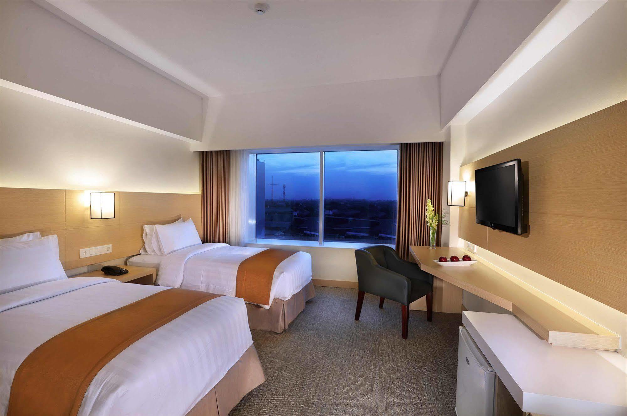 Golden City Hotel And Convention Center - Chse Certified سيمارانغ المظهر الخارجي الصورة